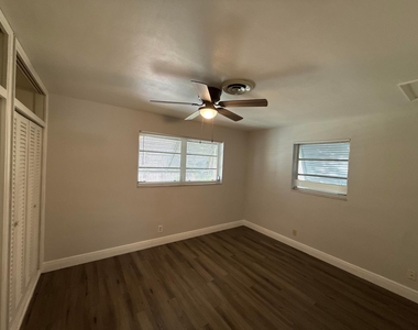 4020 Ne 18th Avenue - Photo Thumbnail 3