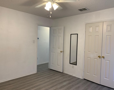 5145 Weather Rock Lane - Photo Thumbnail 14
