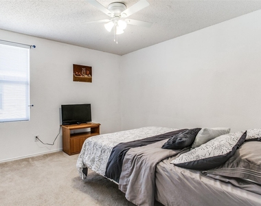 5145 Weather Rock Lane - Photo Thumbnail 12