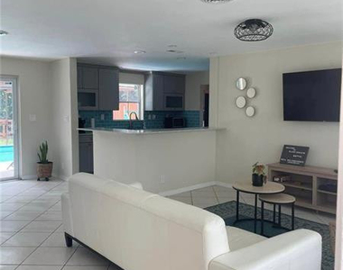 5620 Sw 56th Street - Photo Thumbnail 11