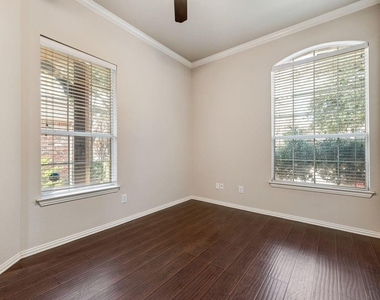 5544 Hidden Creek Lane - Photo Thumbnail 7