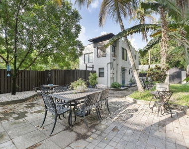 551 Sw 13th Avenue - Photo Thumbnail 11