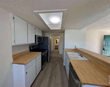 7431 Holly Hill Drive - Photo Thumbnail 5