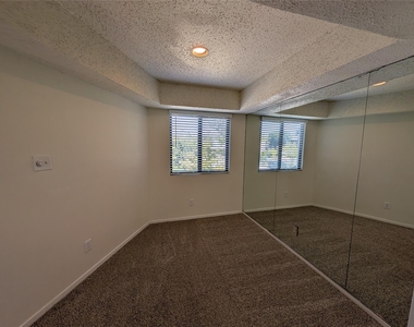 7431 Holly Hill Drive - Photo Thumbnail 4