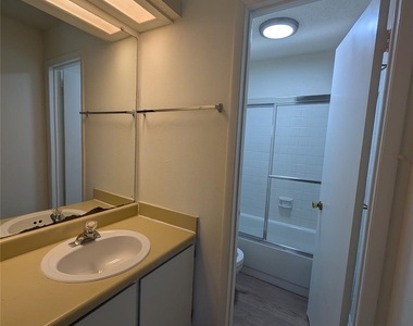 7431 Holly Hill Drive - Photo Thumbnail 10