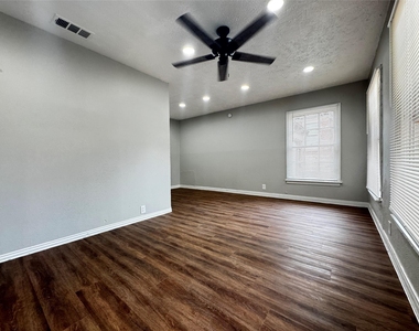 6338 Belgrade Avenue - Photo Thumbnail 2