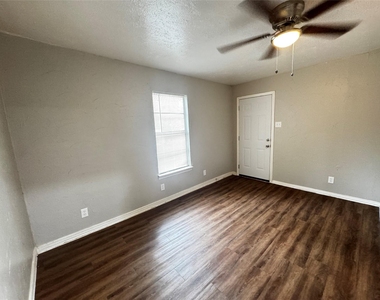 6338 Belgrade Avenue - Photo Thumbnail 13