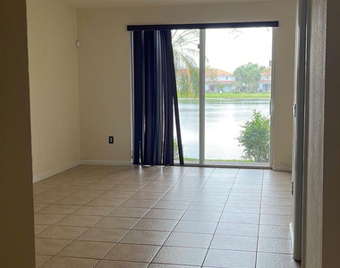 2766 Sw 82nd Avenue - Photo Thumbnail 7