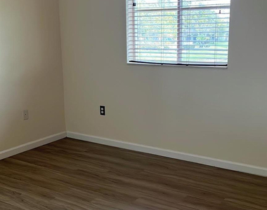2766 Sw 82nd Avenue - Photo Thumbnail 15