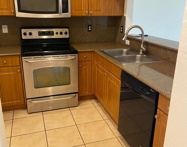 2766 Sw 82nd Avenue - Photo Thumbnail 1