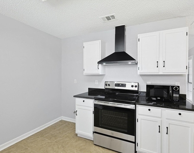 266 Pinyon Lane - Photo Thumbnail 8