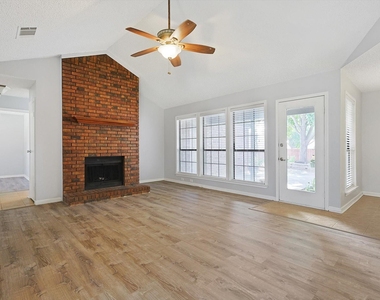 266 Pinyon Lane - Photo Thumbnail 2