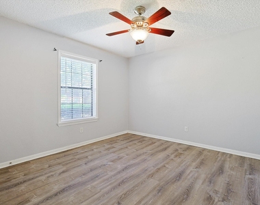 266 Pinyon Lane - Photo Thumbnail 15