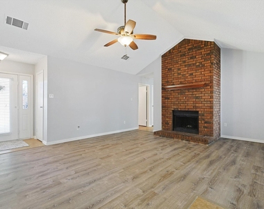266 Pinyon Lane - Photo Thumbnail 3