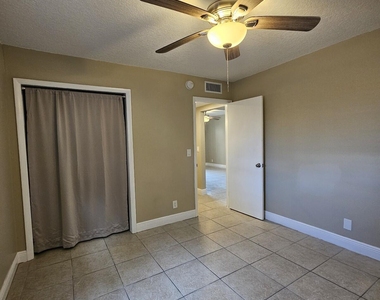 1200 W Blue Heron Boulevard - Photo Thumbnail 11