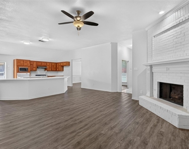 1101 Boyd Drive - Photo Thumbnail 3