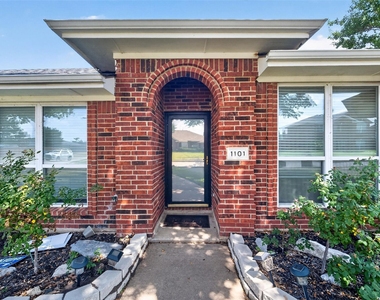 1101 Boyd Drive - Photo Thumbnail 1