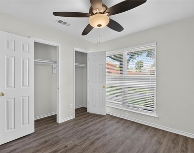 1101 Boyd Drive - Photo Thumbnail 7