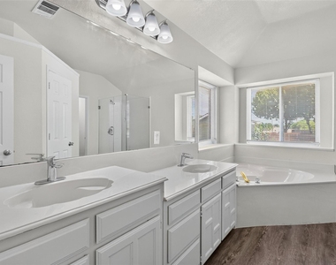 1101 Boyd Drive - Photo Thumbnail 9