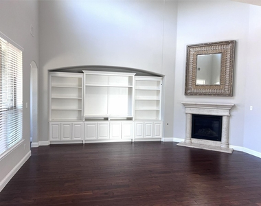 870 Sagebrush Drive - Photo Thumbnail 5