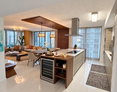 330 Sunny Isles Boulevard - Photo Thumbnail 2