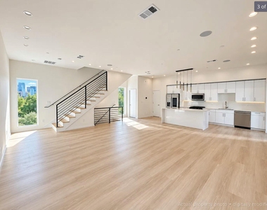 4315 Scurry Street - Photo Thumbnail 2