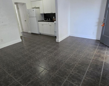 1012 Nw 2nd Avenue - Photo Thumbnail 2