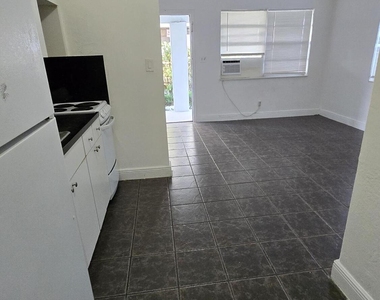1012 Nw 2nd Avenue - Photo Thumbnail 9
