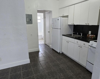 1012 Nw 2nd Avenue - Photo Thumbnail 5