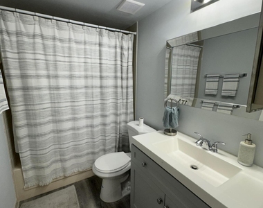 3138 Via Poinciana - Photo Thumbnail 4