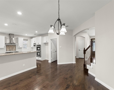 740 Sundrop Drive - Photo Thumbnail 7