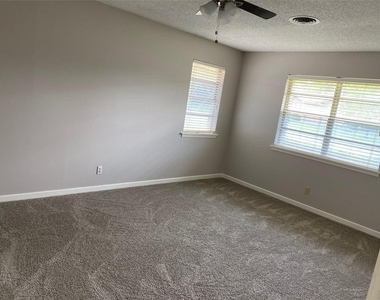 1213 Mary Drive - Photo Thumbnail 17