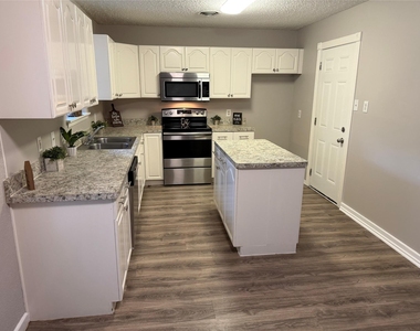 1213 Mary Drive - Photo Thumbnail 3