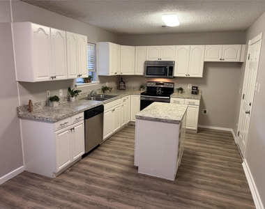 1213 Mary Drive - Photo Thumbnail 2