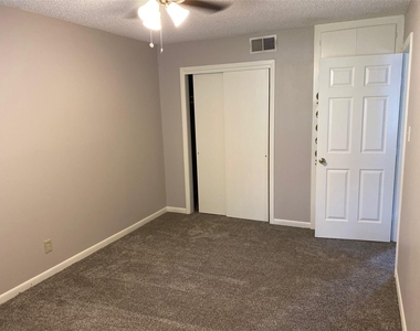 1213 Mary Drive - Photo Thumbnail 11