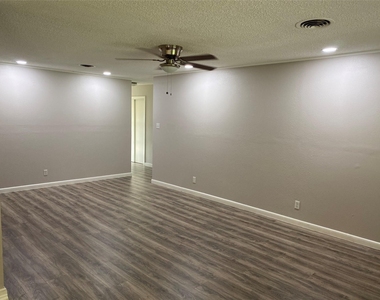 1213 Mary Drive - Photo Thumbnail 6