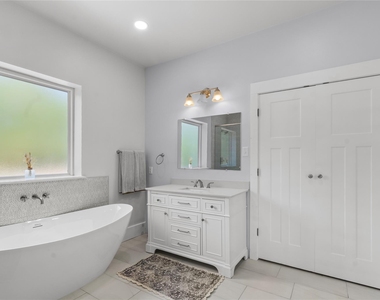 2200 N Beaton Street - Photo Thumbnail 24