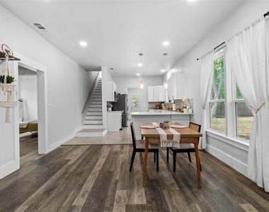 2200 N Beaton Street - Photo Thumbnail 4