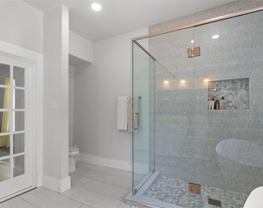 2200 N Beaton Street - Photo Thumbnail 25