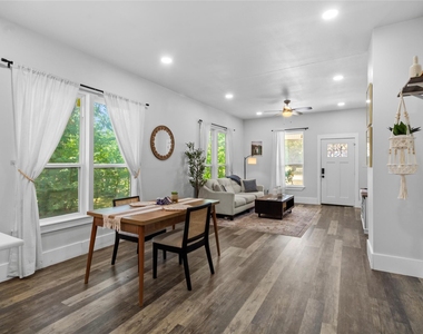 2200 N Beaton Street - Photo Thumbnail 6