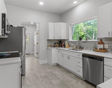 2200 N Beaton Street - Photo Thumbnail 12