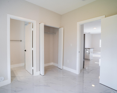 2284 Nw 82nd Street - Photo Thumbnail 6