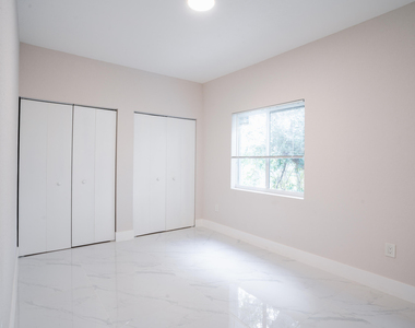 2284 Nw 82nd Street - Photo Thumbnail 9