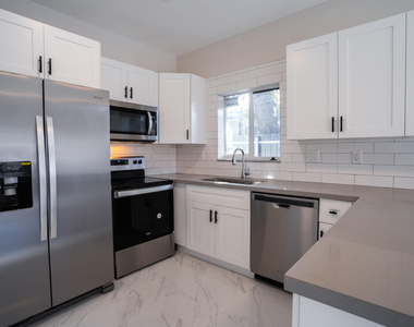 2284 Nw 82nd Street - Photo Thumbnail 4