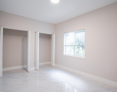 2284 Nw 82nd Street - Photo Thumbnail 8