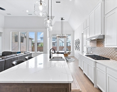 1901 Rockwood Lane - Photo Thumbnail 13