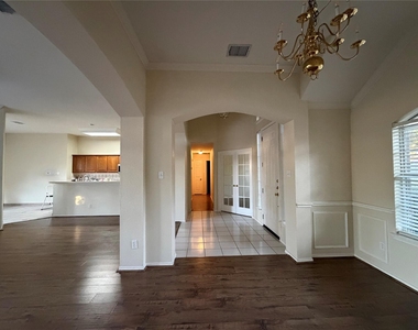 337 Sycamore Drive - Photo Thumbnail 14