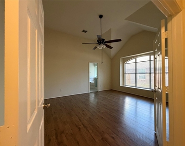 337 Sycamore Drive - Photo Thumbnail 12