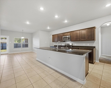 408 Northgate Drive - Photo Thumbnail 8