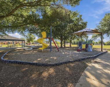 408 Northgate Drive - Photo Thumbnail 27